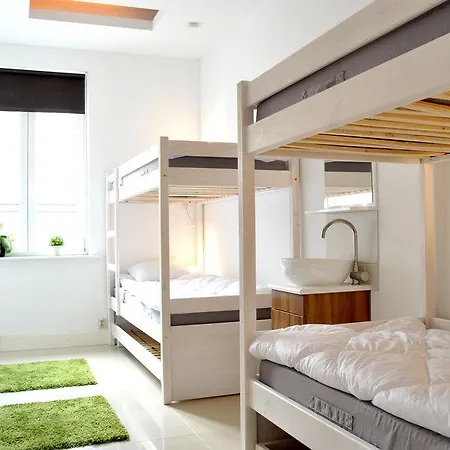 Midtown Hostel