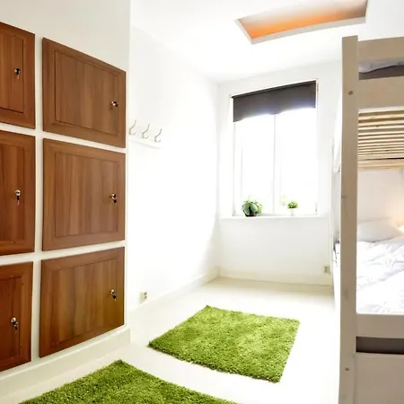 Midtown Hostel