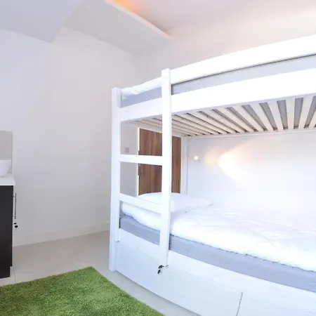 Hostel Midtown *