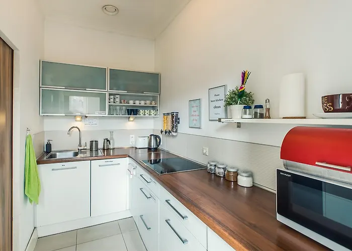 Midtown بيت شباب *