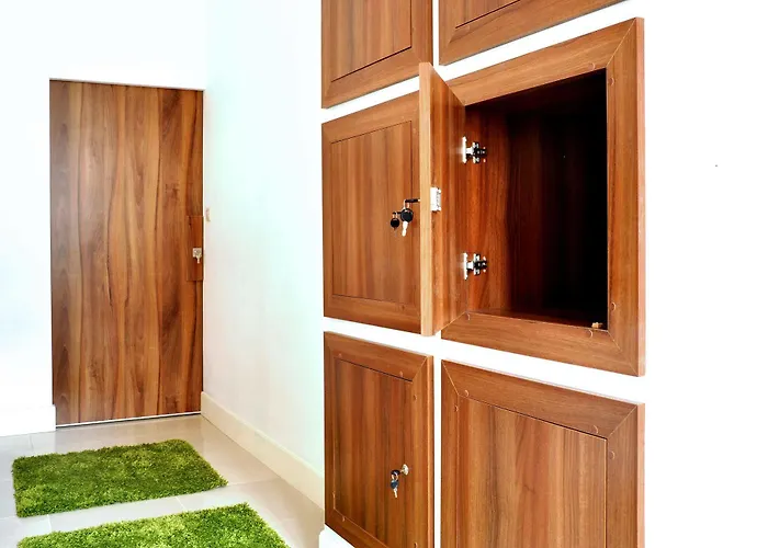 Midtown بيت شباب *